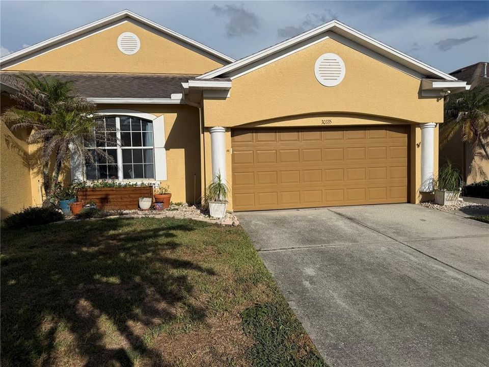 For Sale: $389,000 (3 beds, 2 baths, 2054 Square Feet)