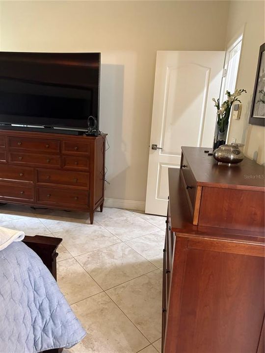 For Sale: $389,000 (3 beds, 2 baths, 2054 Square Feet)