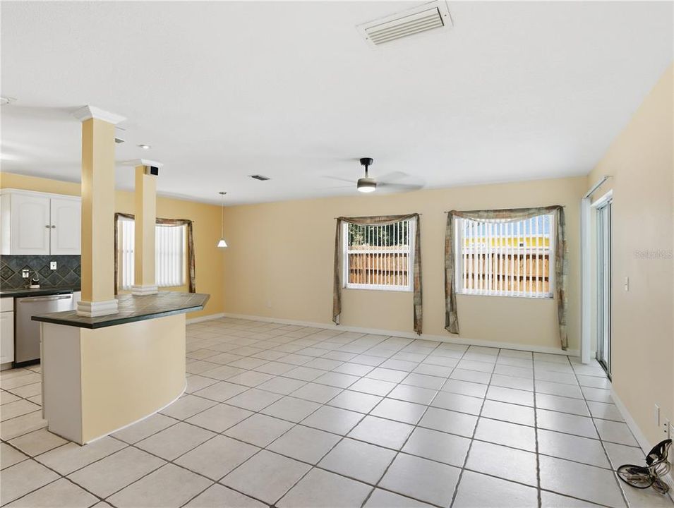 For Sale: $420,000 (3 beds, 2 baths, 1218 Square Feet)