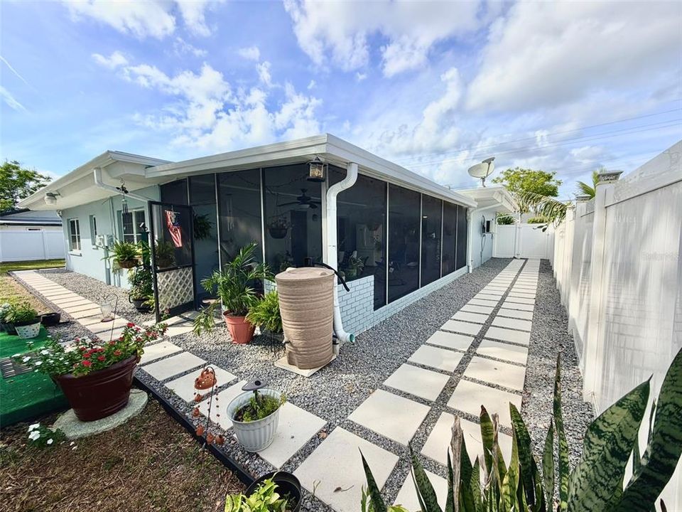 For Sale: $549,900 (4 beds, 3 baths, 1785 Square Feet)