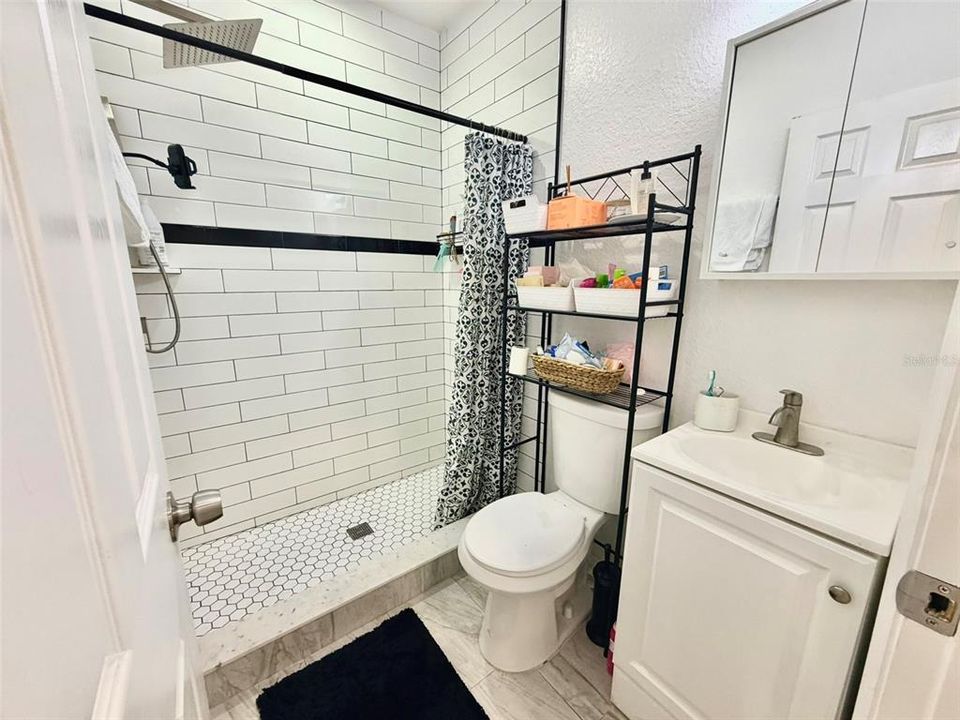 For Sale: $549,900 (4 beds, 3 baths, 1785 Square Feet)