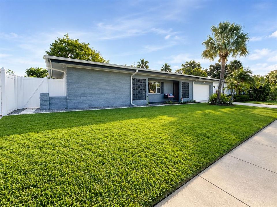For Sale: $549,900 (4 beds, 3 baths, 1785 Square Feet)