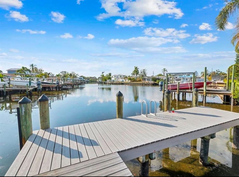 For Sale: $549,900 (4 beds, 3 baths, 1785 Square Feet)