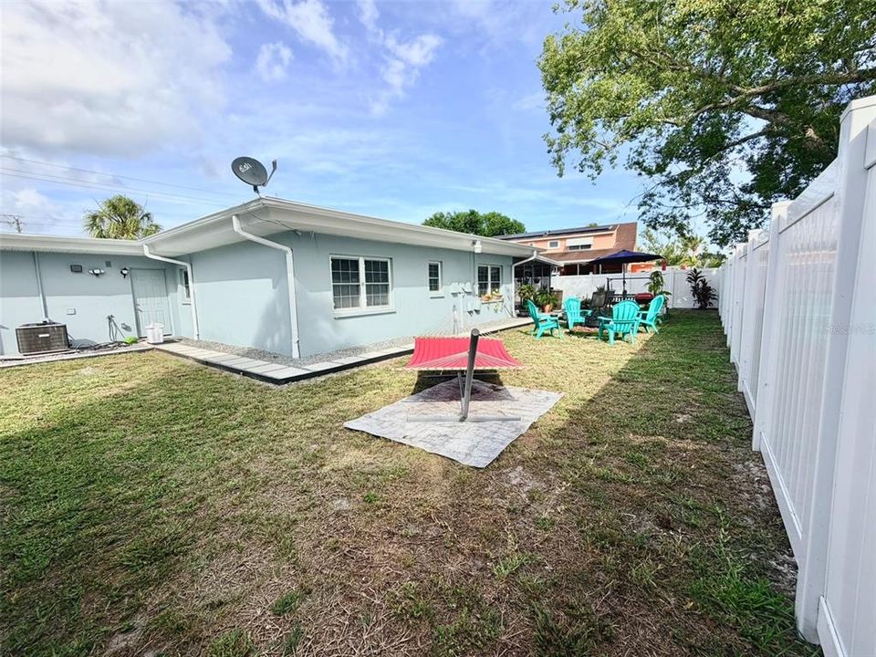 For Sale: $549,900 (4 beds, 3 baths, 1785 Square Feet)