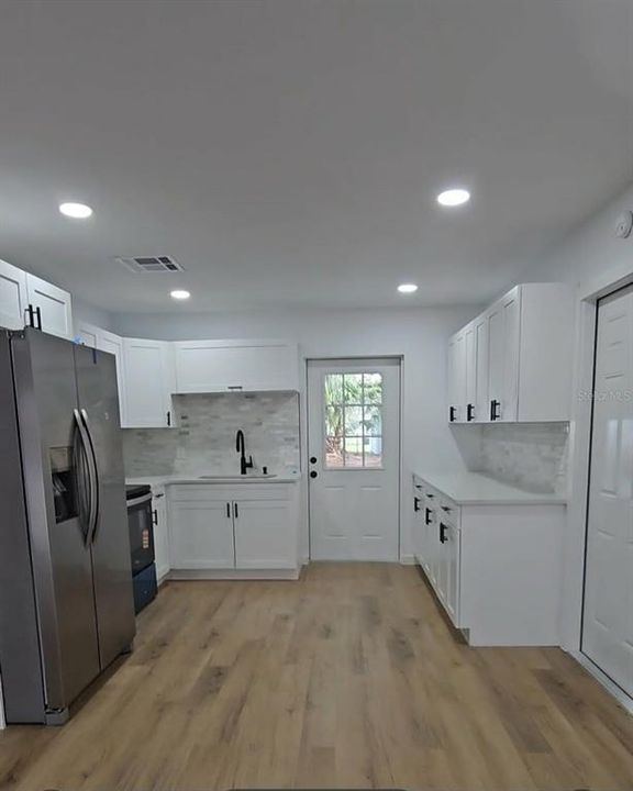 For Rent: $2,950 (3 beds, 2 baths, 952 Square Feet)