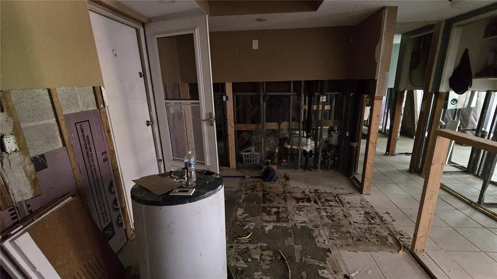 На продажу: $200,000 (2 спален, 1 ванн, 900 Квадратных фут)