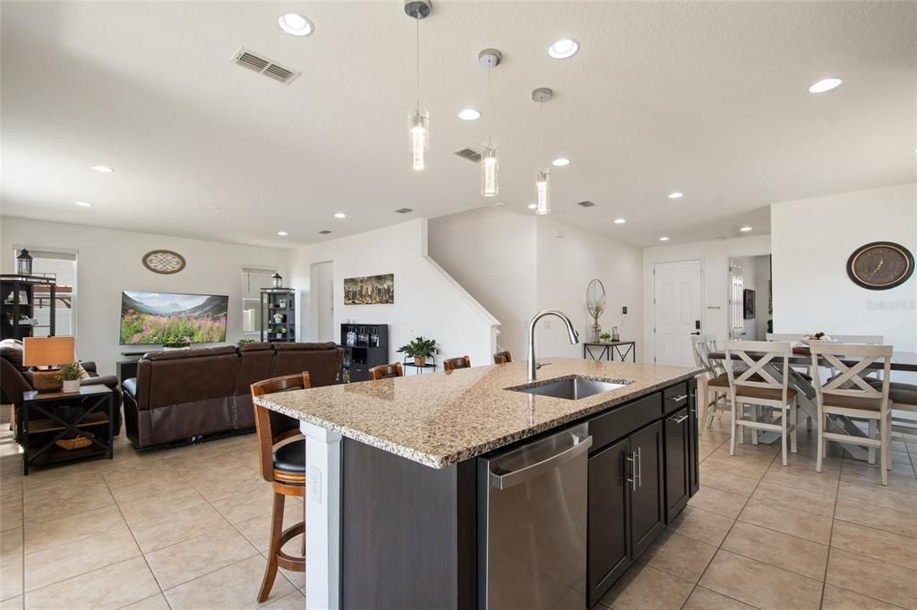 For Sale: $420,000 (5 beds, 3 baths, 2611 Square Feet)