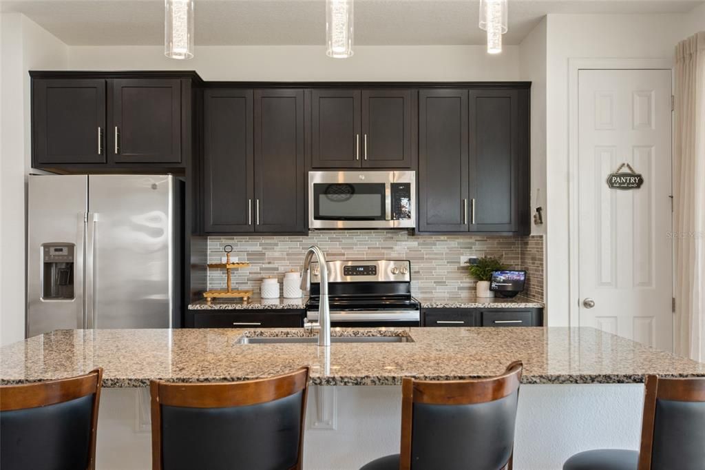 For Sale: $420,000 (5 beds, 3 baths, 2611 Square Feet)
