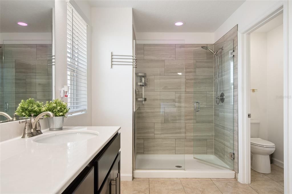 For Sale: $420,000 (5 beds, 3 baths, 2611 Square Feet)