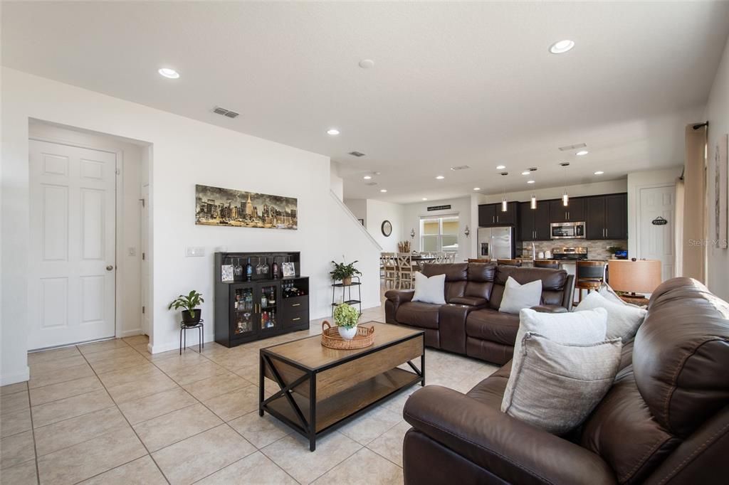For Sale: $420,000 (5 beds, 3 baths, 2611 Square Feet)