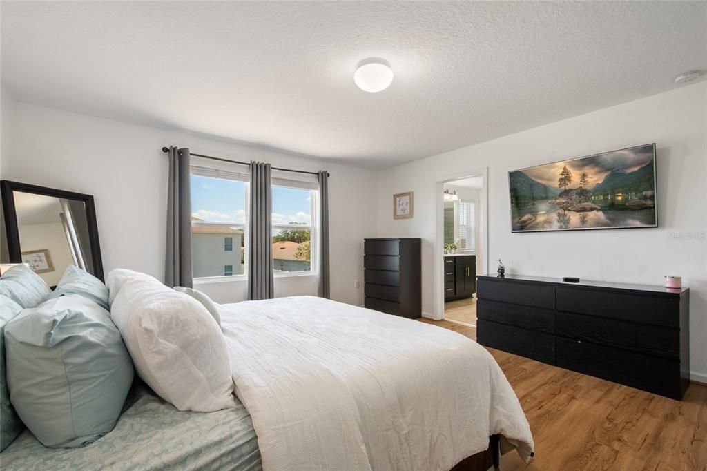 For Sale: $420,000 (5 beds, 3 baths, 2611 Square Feet)