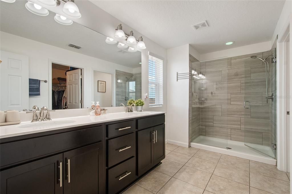 For Sale: $420,000 (5 beds, 3 baths, 2611 Square Feet)