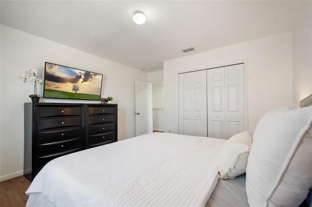 For Sale: $420,000 (5 beds, 3 baths, 2611 Square Feet)