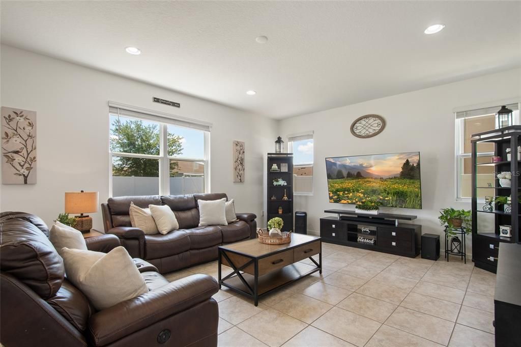 For Sale: $420,000 (5 beds, 3 baths, 2611 Square Feet)
