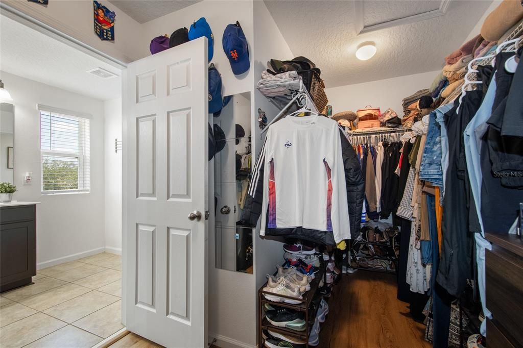 For Sale: $420,000 (5 beds, 3 baths, 2611 Square Feet)
