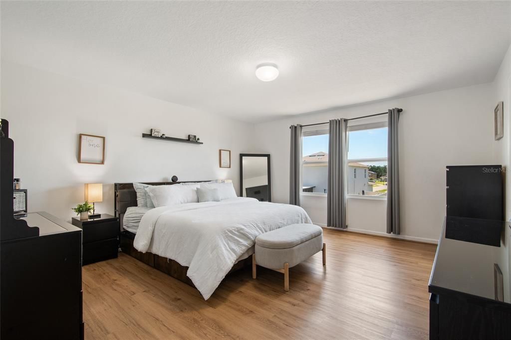 For Sale: $420,000 (5 beds, 3 baths, 2611 Square Feet)