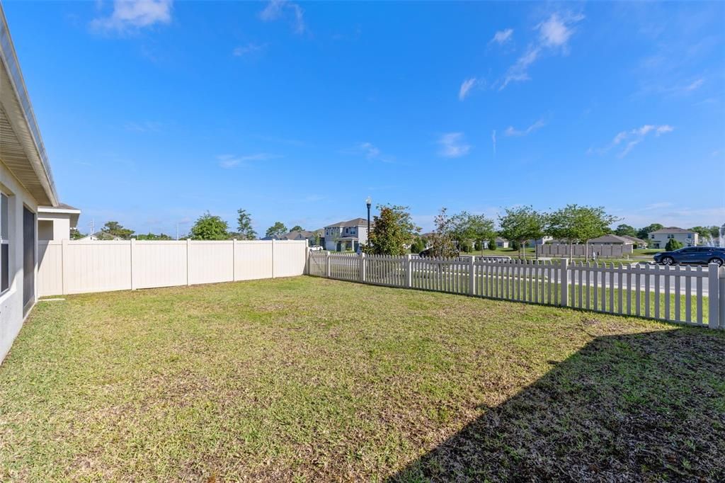 For Sale: $394,000 (3 beds, 2 baths, 1672 Square Feet)