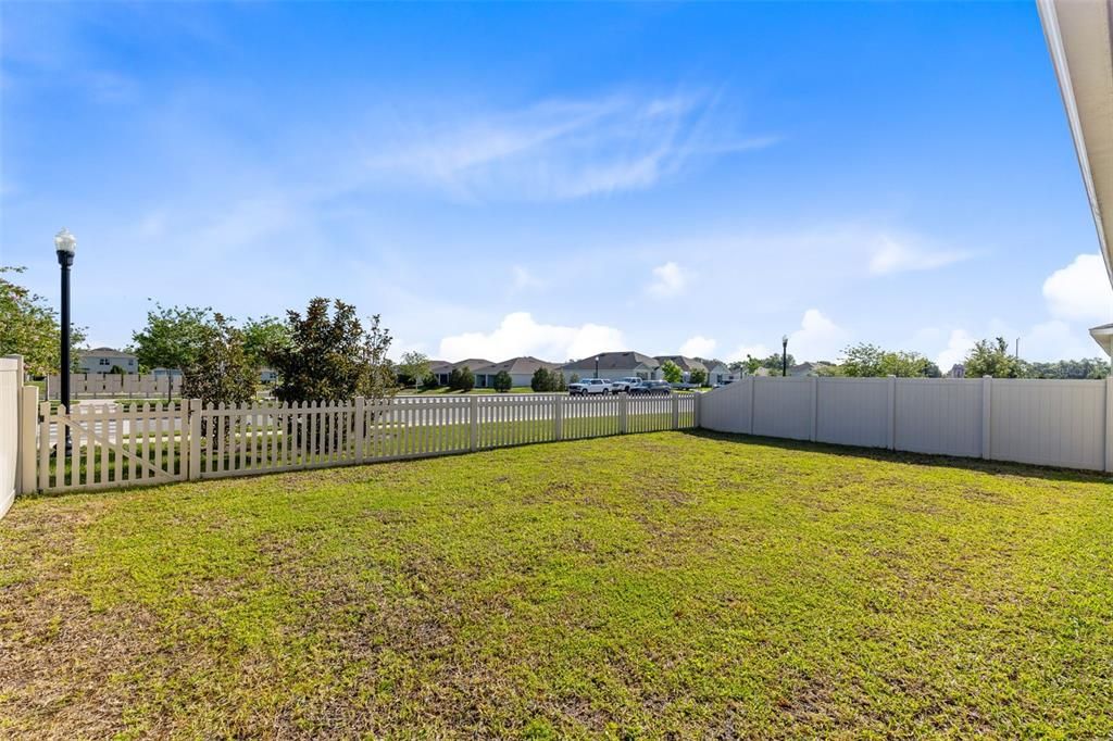 For Sale: $394,000 (3 beds, 2 baths, 1672 Square Feet)