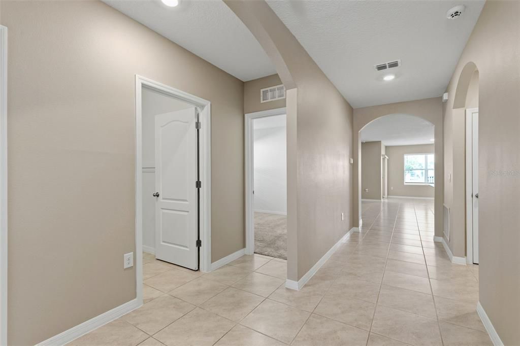 For Sale: $394,000 (3 beds, 2 baths, 1672 Square Feet)