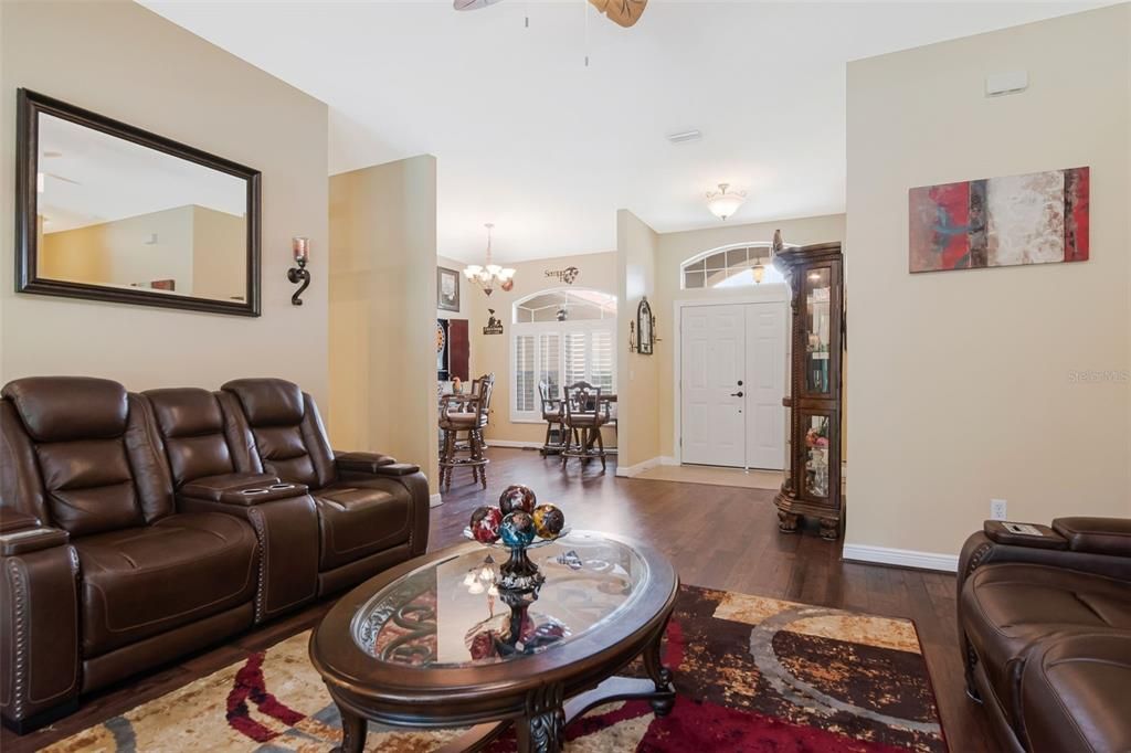 For Sale: $820,000 (4 beds, 3 baths, 2589 Square Feet)