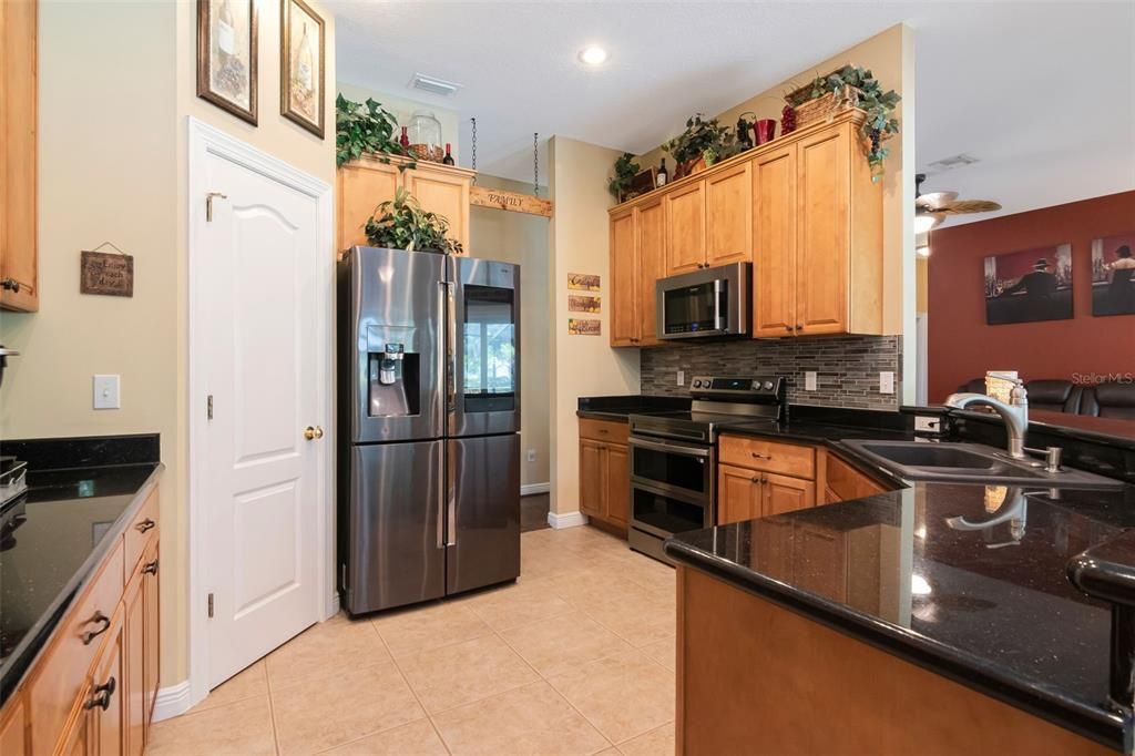 For Sale: $820,000 (4 beds, 3 baths, 2589 Square Feet)
