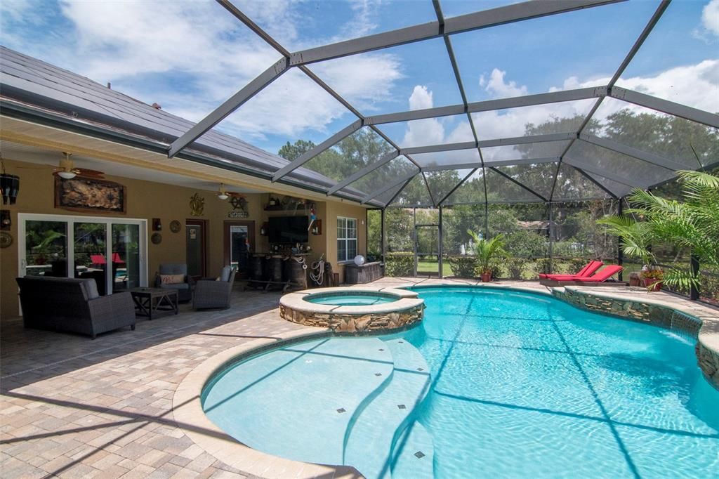 For Sale: $820,000 (4 beds, 3 baths, 2589 Square Feet)