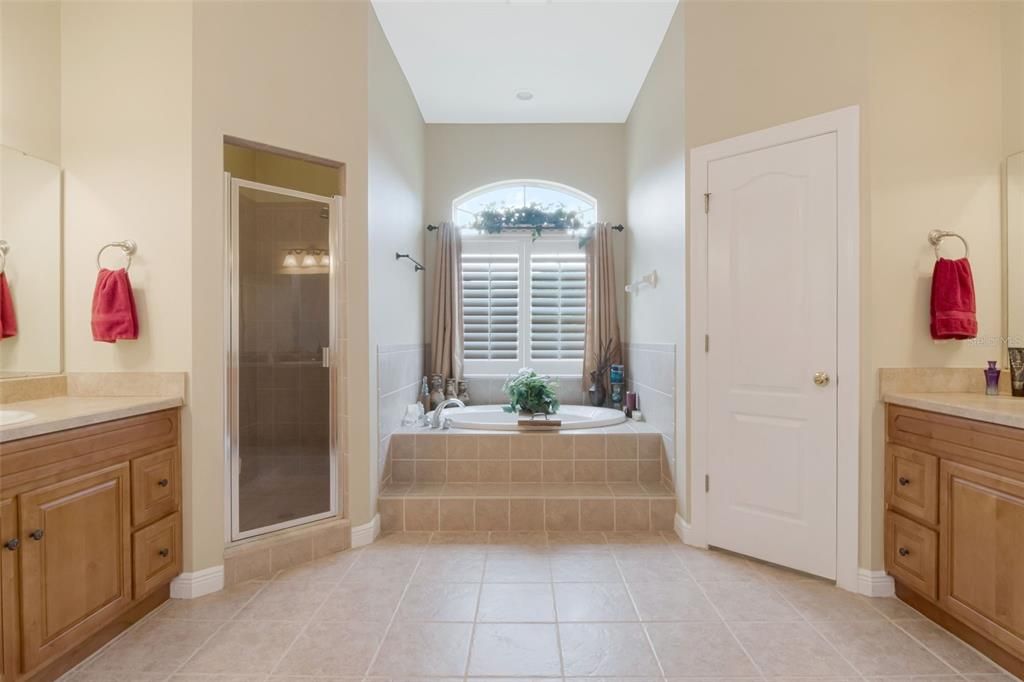For Sale: $820,000 (4 beds, 3 baths, 2589 Square Feet)