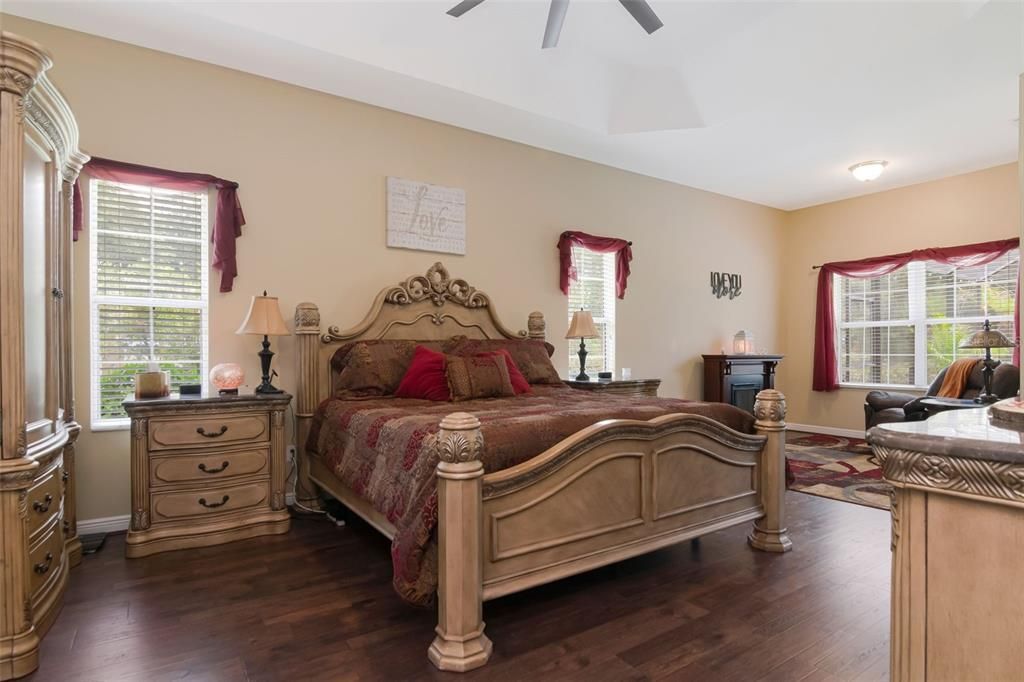 For Sale: $820,000 (4 beds, 3 baths, 2589 Square Feet)