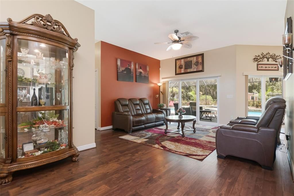For Sale: $820,000 (4 beds, 3 baths, 2589 Square Feet)