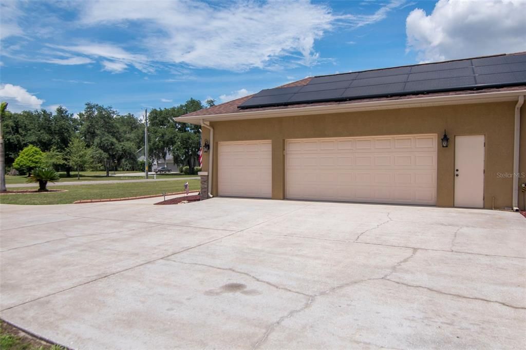For Sale: $820,000 (4 beds, 3 baths, 2589 Square Feet)