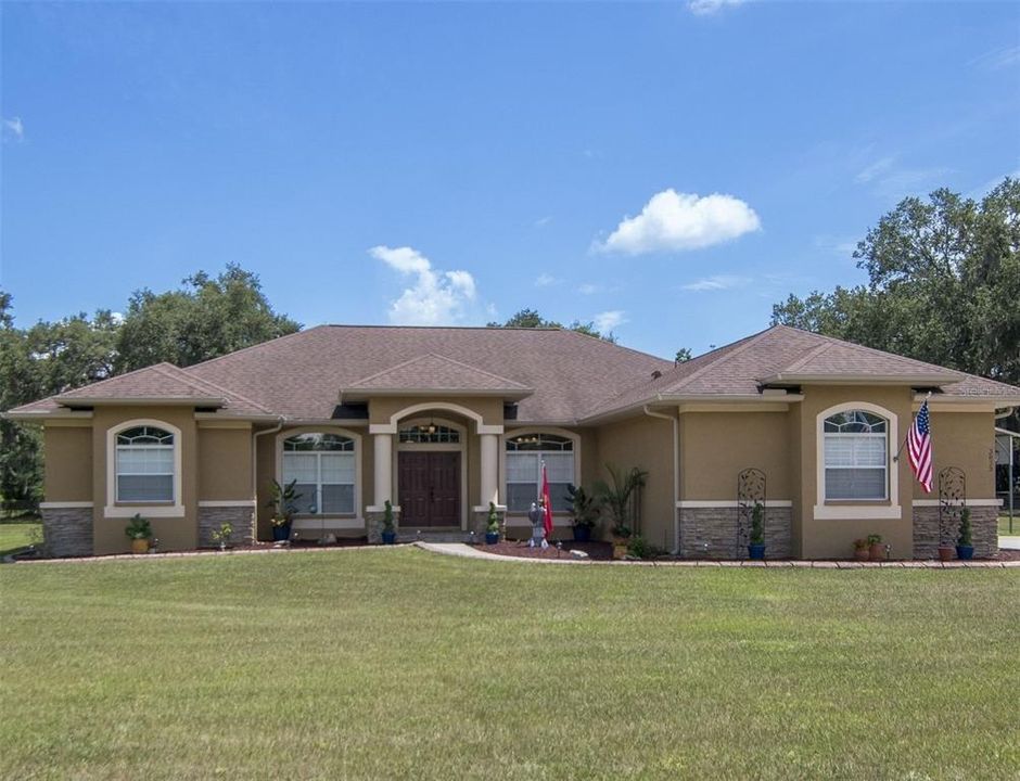 For Sale: $820,000 (4 beds, 3 baths, 2589 Square Feet)