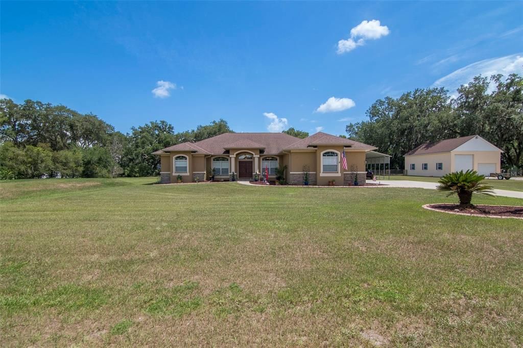 For Sale: $820,000 (4 beds, 3 baths, 2589 Square Feet)