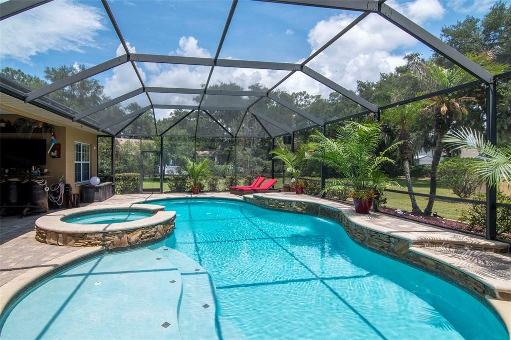For Sale: $820,000 (4 beds, 3 baths, 2589 Square Feet)