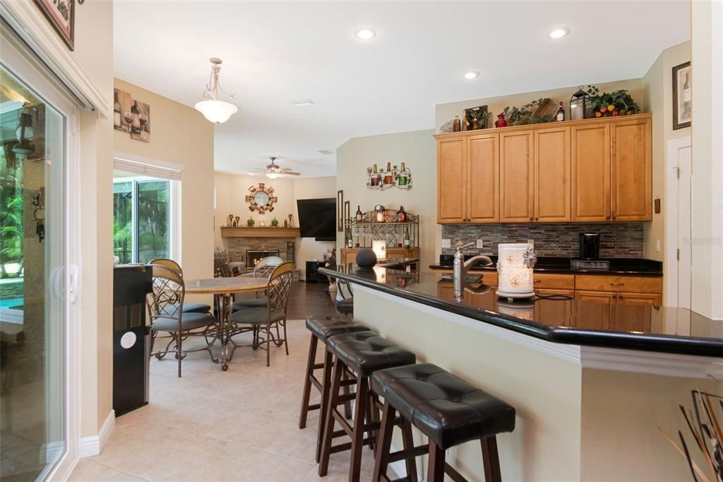 For Sale: $820,000 (4 beds, 3 baths, 2589 Square Feet)