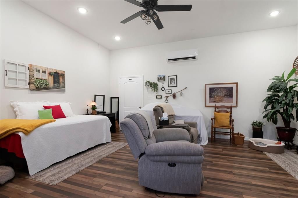 For Sale: $820,000 (4 beds, 3 baths, 2589 Square Feet)