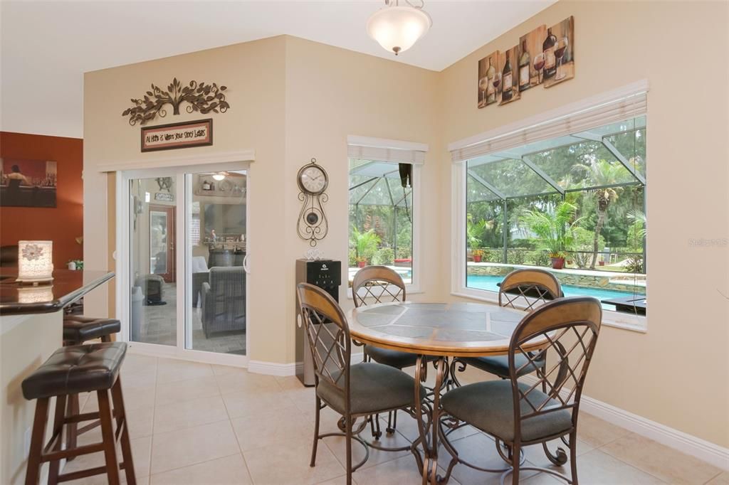 For Sale: $820,000 (4 beds, 3 baths, 2589 Square Feet)