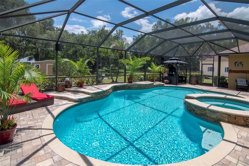 For Sale: $820,000 (4 beds, 3 baths, 2589 Square Feet)
