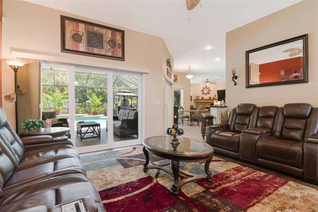 For Sale: $820,000 (4 beds, 3 baths, 2589 Square Feet)