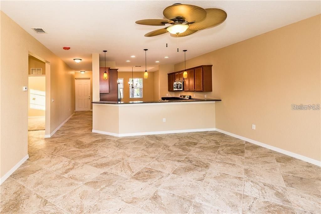 For Rent: $1,750 (2 beds, 2 baths, 860 Square Feet)