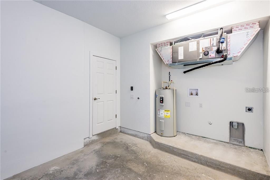 For Rent: $1,750 (2 beds, 2 baths, 860 Square Feet)
