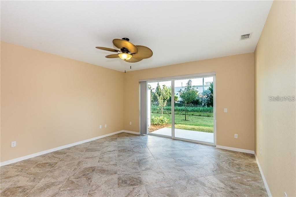 For Rent: $1,750 (2 beds, 2 baths, 860 Square Feet)