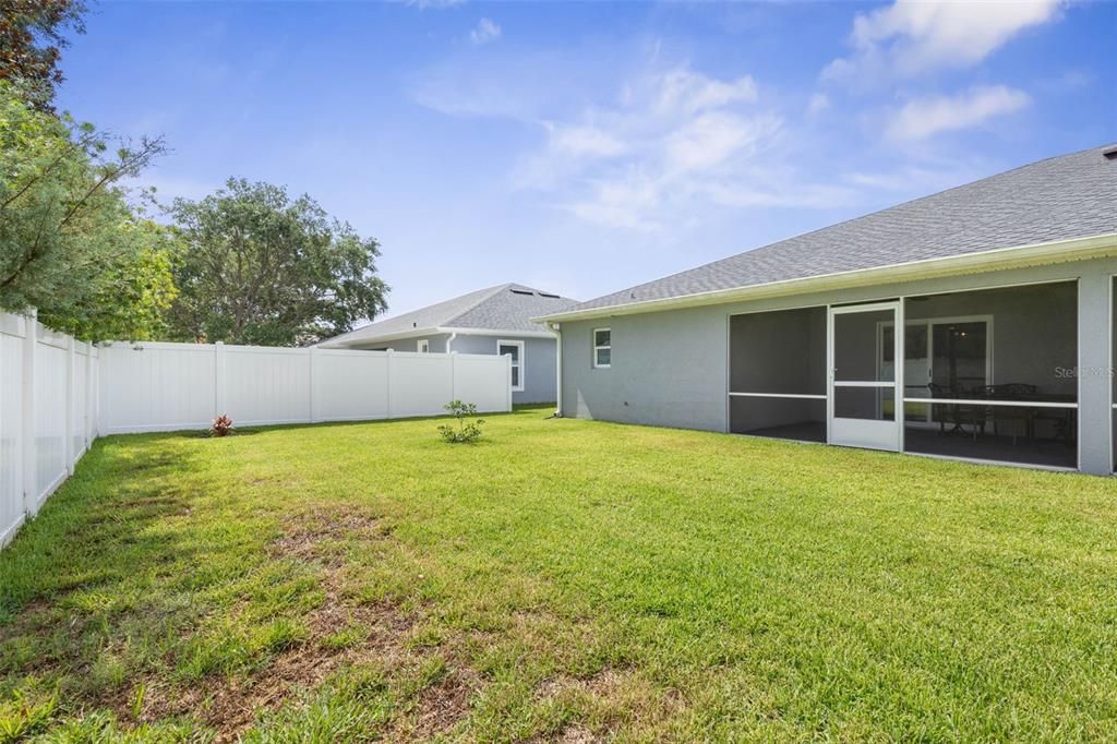 For Sale: $585,000 (6 beds, 0 baths, 2532 Square Feet)