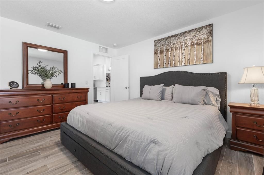 For Sale: $585,000 (6 beds, 0 baths, 2532 Square Feet)