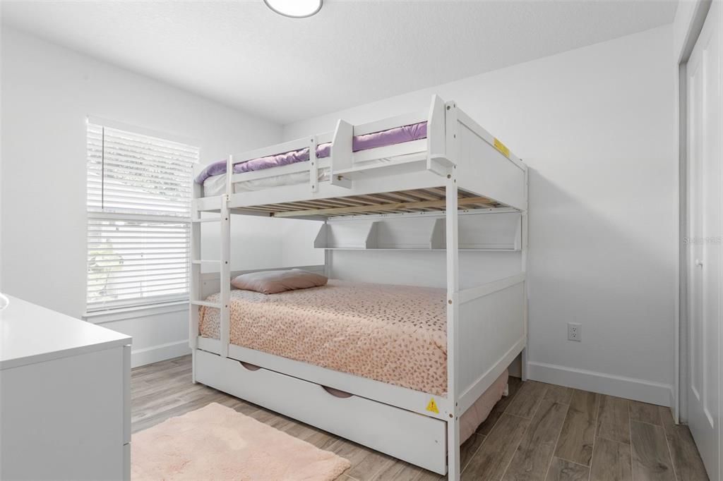 For Sale: $585,000 (6 beds, 0 baths, 2532 Square Feet)