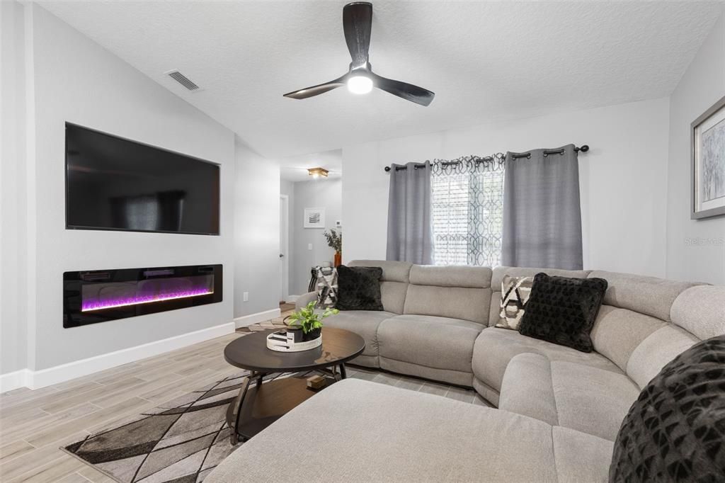 For Sale: $585,000 (6 beds, 0 baths, 2532 Square Feet)