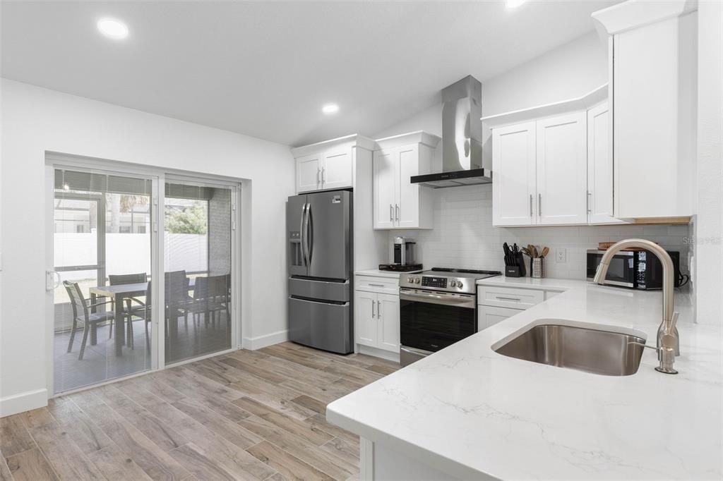 For Sale: $585,000 (6 beds, 0 baths, 2532 Square Feet)