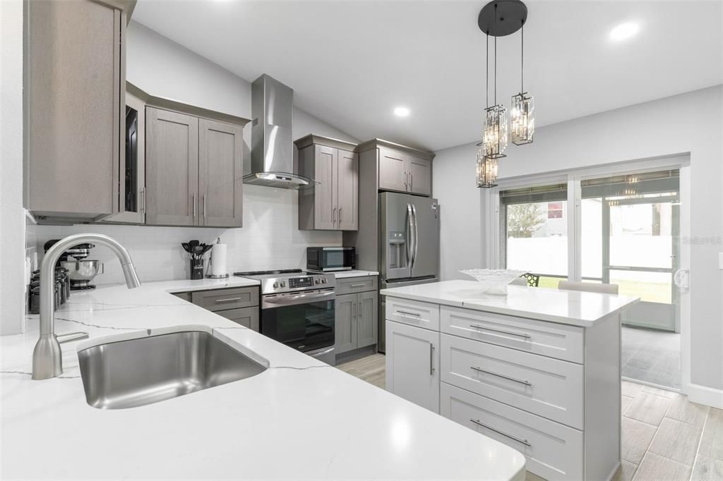 For Sale: $585,000 (6 beds, 0 baths, 2532 Square Feet)