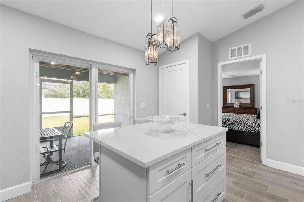 For Sale: $585,000 (6 beds, 0 baths, 2532 Square Feet)