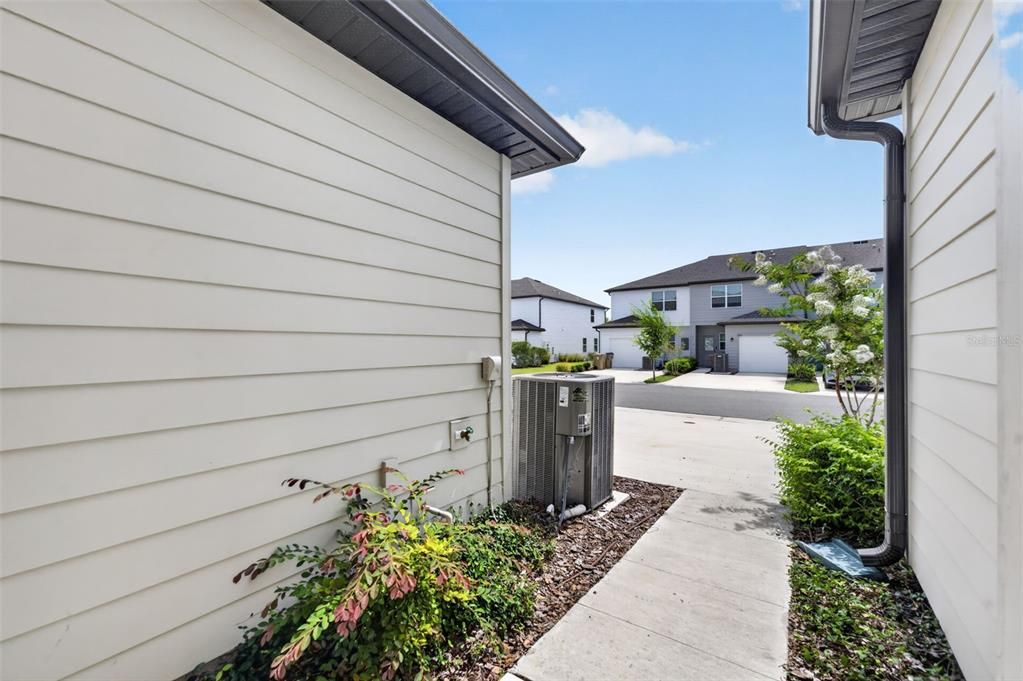 For Sale: $341,900 (3 beds, 2 baths, 1594 Square Feet)