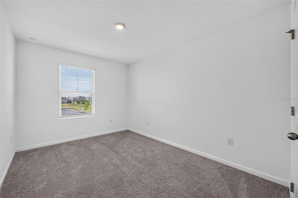For Sale: $341,900 (3 beds, 2 baths, 1594 Square Feet)